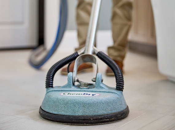 chemdry worker vinyl floor cleaning machine